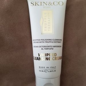 Skin&co Roma black truffle whipped cleanser